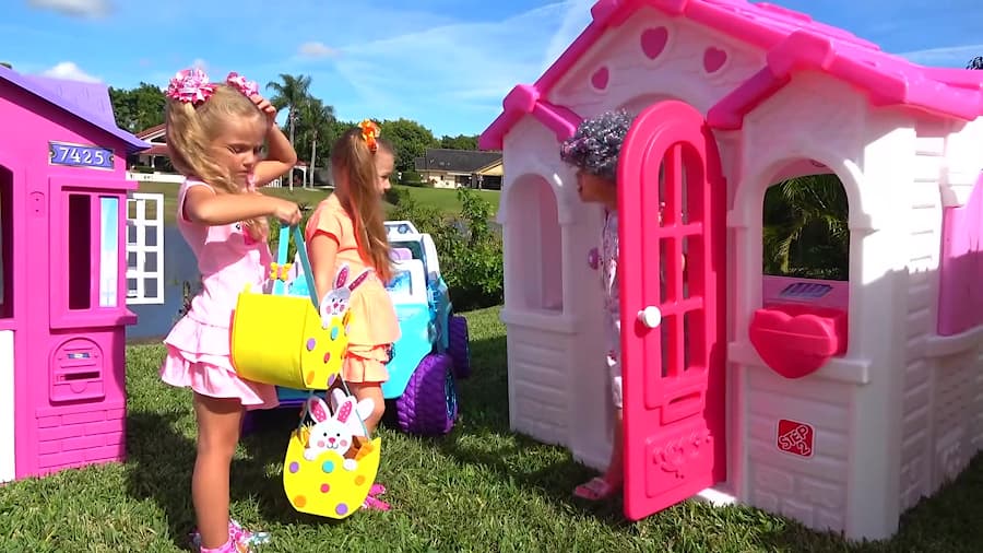 ماجراهای دیانا و روما - بازی دیانا و روما با لیرا دوست جدید